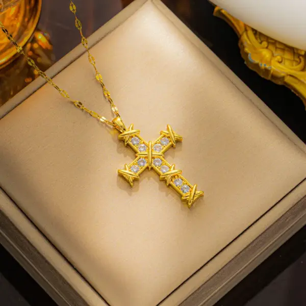 Wholesale PVD Coated Real Gold Plated Cross Stainless Steel Vintage Style Waterproof Non Tarnish Titanium Steel Pendant Necklace