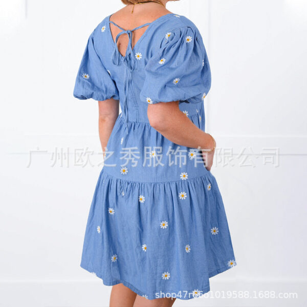 Wholesale 2025 summer new explosions Europe and the United States cross-border leisure dress foreign trade Amazon bubble sleeve small daisy embroidered skirt