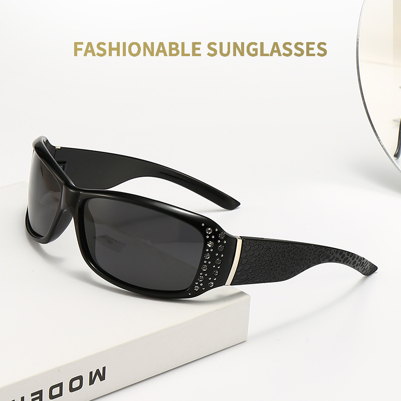 Wholesale European and American New larized sunglasses retro fashion Diamond sunglasses women's foreign trade Classic glasses frame wholesale HC010