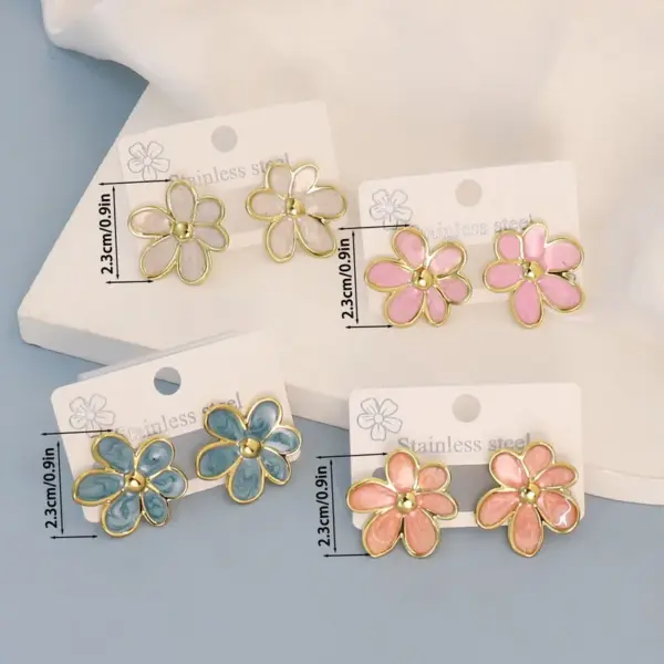 Wholesale Ion Plating (IP) 18K Gold Plated Round Square Flower 304 Stainless Steel Simple Style Waterproof Non Tarnish Ear Studs