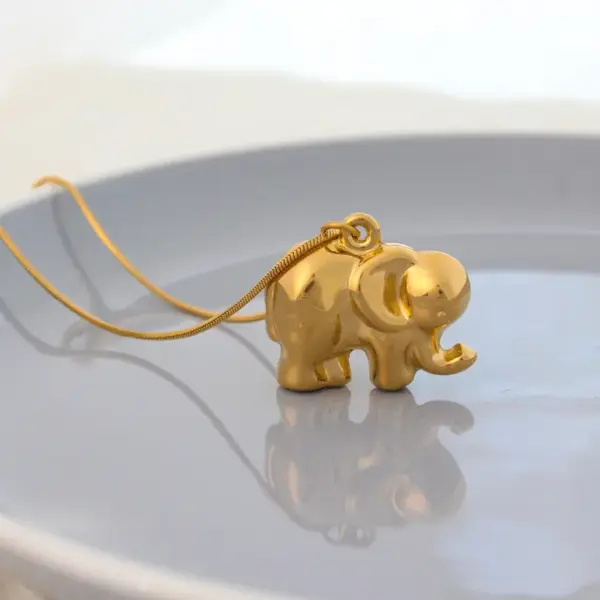 Wholesale PVD Coated 18K Gold Real Gold Plated Elephant 304 Stainless Steel Casual Streetwear Waterproof Non Tarnish 304 Stainless Steel Pendant Necklace