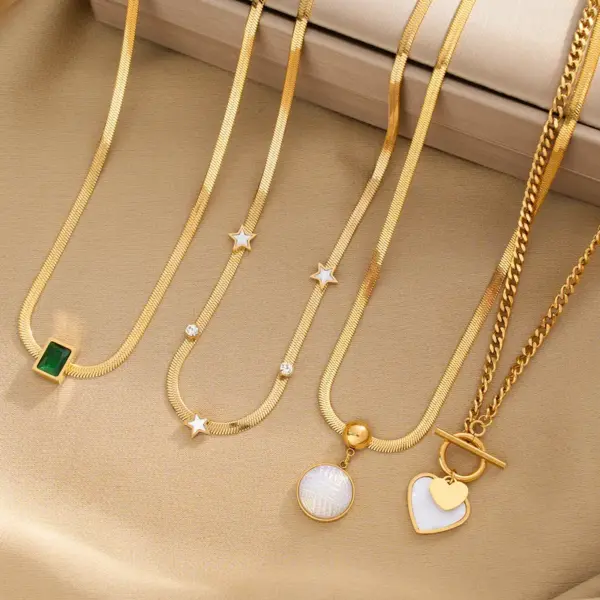 Wholesale 304 Stainless Steel 18K Gold Plated Modern Style Simple Style Round Star Heart Shape Pendant Necklace