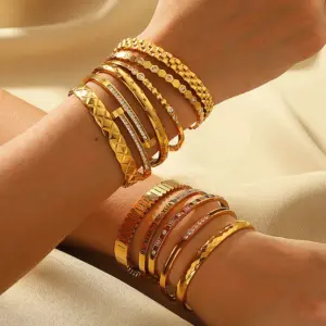 Wholesale PVD Coated 18K Gold Real Gold Plated Geometric 304 Stainless Steel Simple Style Waterproof Non Tarnish 304 Stainless Steel Bangle