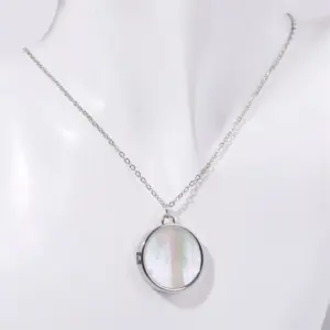 Golden White Shell-Round