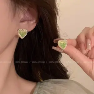 Crystal Inlaid Love Auricular Needle / Green