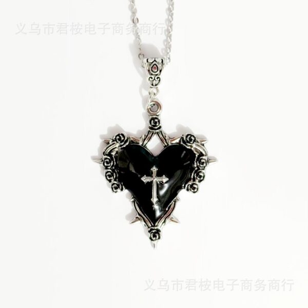 oly-a5bb2cbee6416d823f8e88546662d853 Wholesale original n red love necklace liquid metal gothic big heart pendant necklace factory direct sales