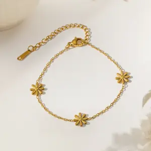 【XKB0166】Three Daisies Bracelet / Gold