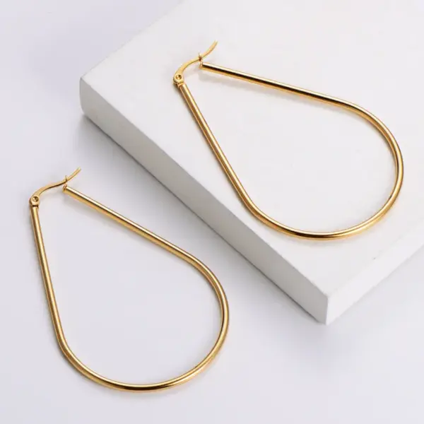 Wholesale PVD Coated 18K Gold Plated Doll 304 Stainless Steel Simple Style Waterproof Non Tarnish Earrings