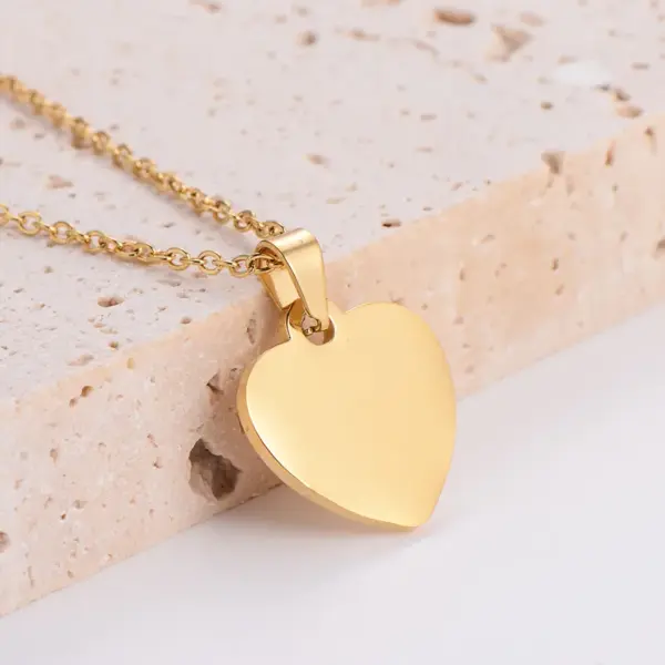 Wholesale Ion Plating (IP) 18K Gold Plated Heart Shape 304 Stainless Steel Sweet Simple Style Waterproof Non Tarnish 304 Stainless Steel Pendant Necklace