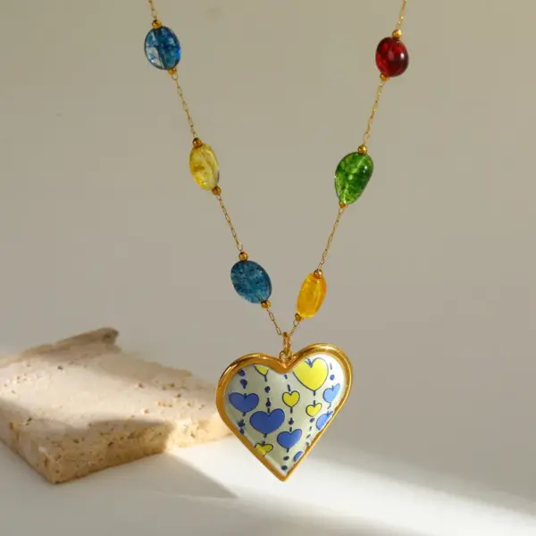 Wholesale Fresh Sweet 18K Gold Plated Stainless Steel Heart Shaped Pendant Beaded Necklace Jewelry For Women Classic Cute Queen Style