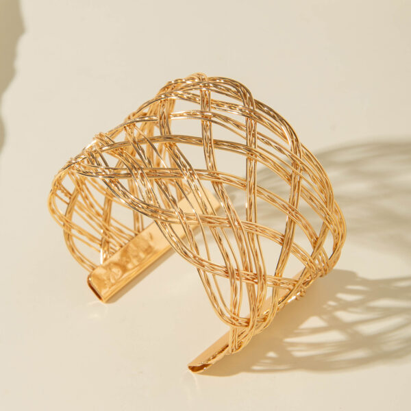 Wholesale European and American Cross-Border Fashion Personality Hollow Water Drop Pendant Bracelet Geometric Minimalist Design Bracelet