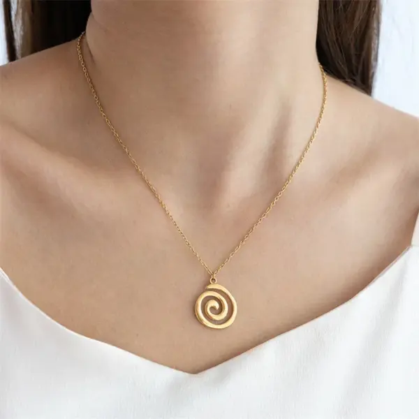Wholesale PVD Coated 18K Gold Plated Solid Color Spiral 304 Stainless Steel Casual Cute Classic Style Waterproof Non Tarnish Pendant Necklace