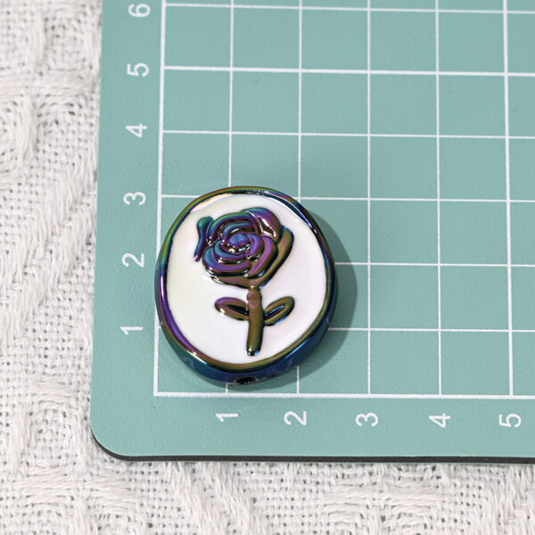 Wholesale Double sided rose round cake with straight hole bead