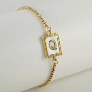 Q / 18k