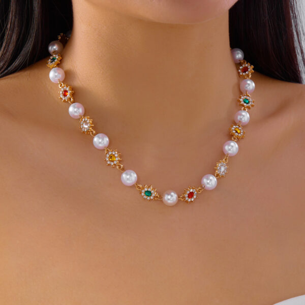 Wholesale Cross-border New Ins Hot Pearl Colored Diamond Flower Necklace Niche Fashion All-match Dopamine Multicolor Clavicle Chain