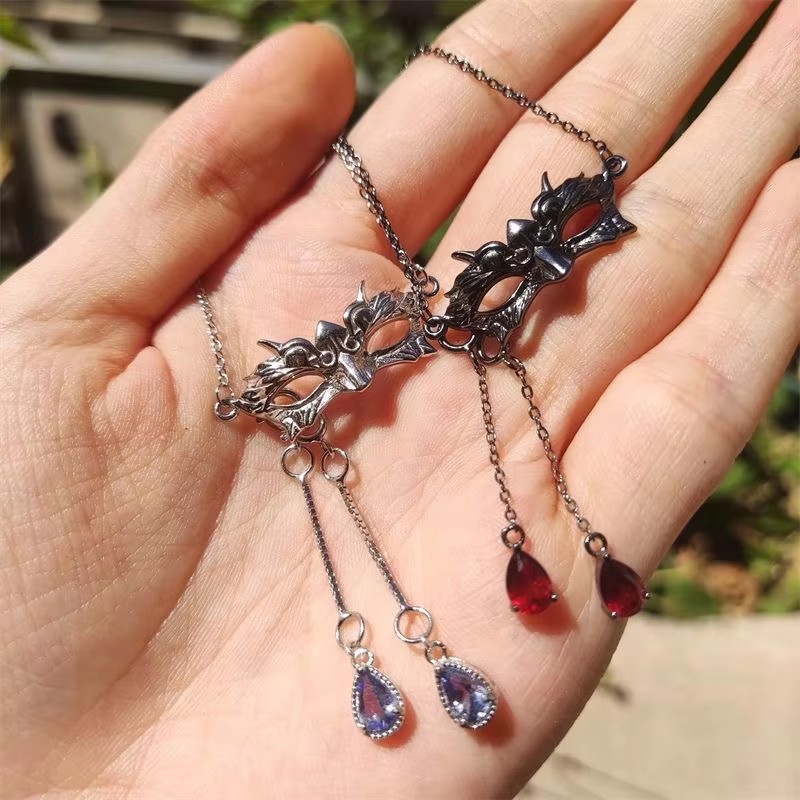 Wholesale Creative Personality Party Party Mask Collarbone Chain Water ops Diamond Holiday Gift Pendant cosplay Necklace