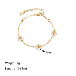 Three Pearl Flower Bracelet / Gold