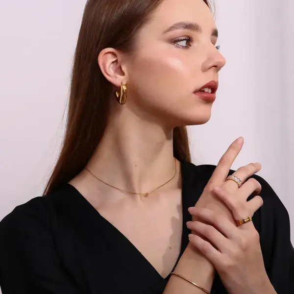 PVD Coated Real Gold Plated 18K Gold Round 304 Stainless Steel Simple Style Classic Style Waterproof Non Tarnish 304 Stainless Steel Necklace