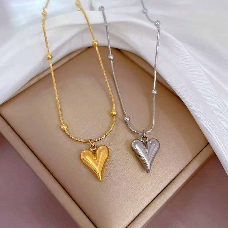 Wholesale PVD Coated Real Gold Plated Heart Shape Titanium Steel Modern Style Waterproof Non Tarnish Titanium Steel Pendant Necklace
