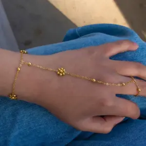 Golden Flower / 18k