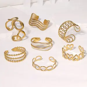 Wholesale Simple European Style Geometric Gold-Plated Stainless Steel Bracelet For Women, Non-Fading, Simple Heart Flower French Style Jewelry