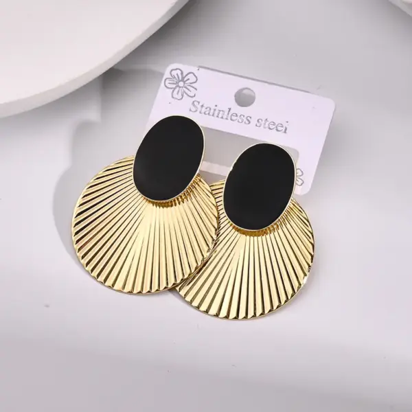 Wholesale Ion Plating (IP) Real Gold Plated 18K Gold Round Oval 304 Stainless Steel IG Style Casual Waterproof Non Tarnish Earrings