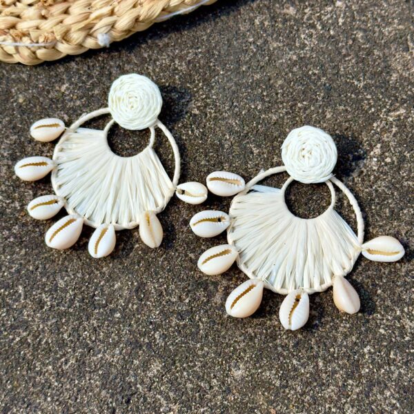 Wholesale Cross-border European and American Rafi Grass Round Shell Tassel Style Earrings Bohemian Beach Style Woven Earrings
