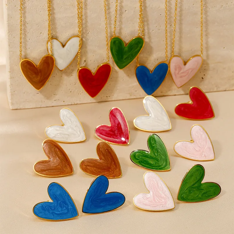 Wholesale 316 Stainless Steel Heart Shape PVD Coated Stone-Free Real Gold Plated Simple Style Classic Style Waterproof Non Tarnish White Pink Red Earr
