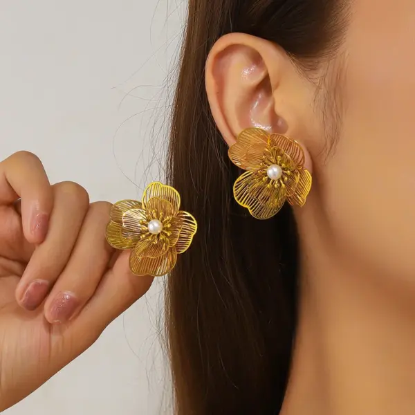 304 Stainless Steel Flower PVD Coated Stone-Free Real Gold Plated Handmade Romantic Shiny Waterproof Non Tarnish Surgical Steel Frill Drop Earrings Earrings