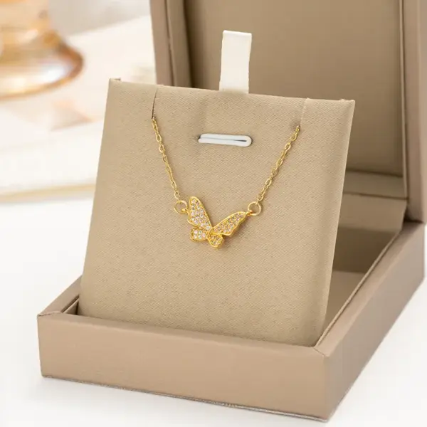 Wholesale 304 Stainless Steel Copper 18K Gold Plated K Gold Plated Inlay Heart Shape Wings Butterfly Zircon Pendant Necklace