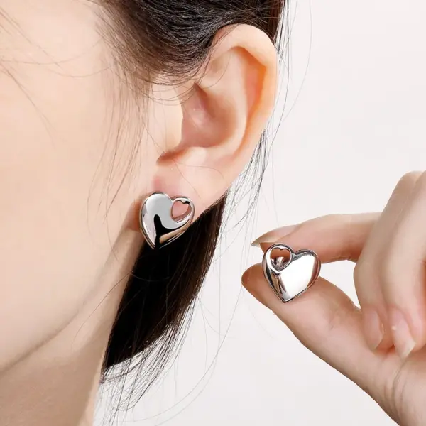 304 Stainless Steel Heart Shape PVD Coated 18K Real Gold Plated Simple Style Waterproof Non Tarnish Ear Studs