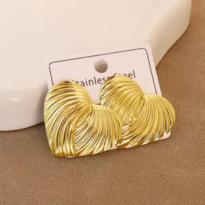 Gold / Average Size / Style 41