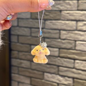 Flocked golden retriever without spikes and rope