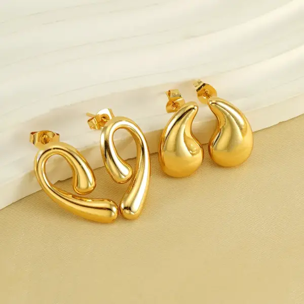 Wholesale 1 Pair Simple Style Classic Style Commute Solid Color Plating Stainless Steel Titanium Steel 18K Gold Plated Earrings
