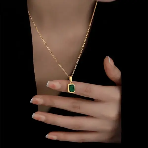 Copper Simple Style Inlay Round Zircon Solitaire Necklace