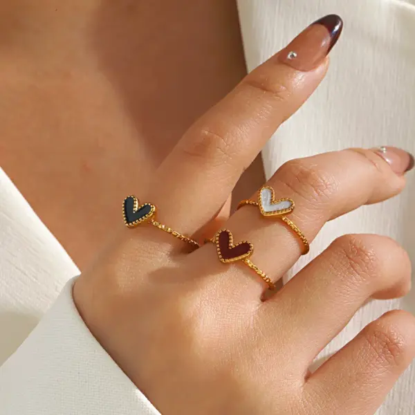 Wholesale Ion Plating (IP) 18K Gold Plated Heart Shape 304 Stainless Steel Sweet Simple Style Waterproof Non Tarnish Rings