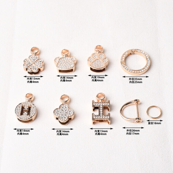 Wholesale Light luxury diamond diy keychain hardware accessories accessories ins semi-finished bear H buckle rhinestone pendant