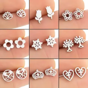 Wholesale PVD Coated 18K Gold Real Gold Plated Heart Shape Flower 304 Stainless Steel Simple Style Waterproof Non Tarnish Ear Studs