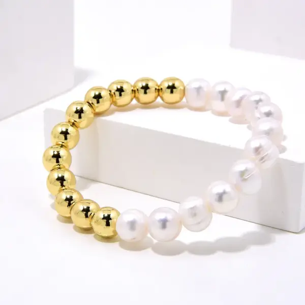 Wholesale Elegant Classic Style Round Freshwater Pearl Copper Beaded Handmade Plating Gold Plated Bracelets