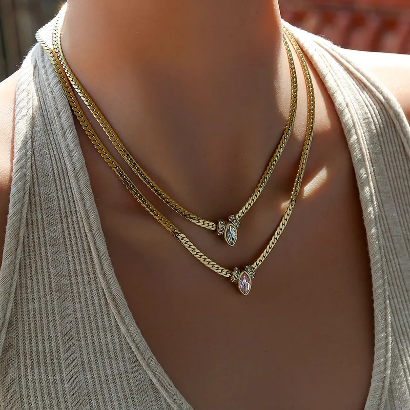 Wholesale Elegant Vintage Diamond Embedded Stainless Steel Eye Necklace Women's Fashion Jewelry Aessory Casual Heart Pattern Lobster Clasp Cuban Chain