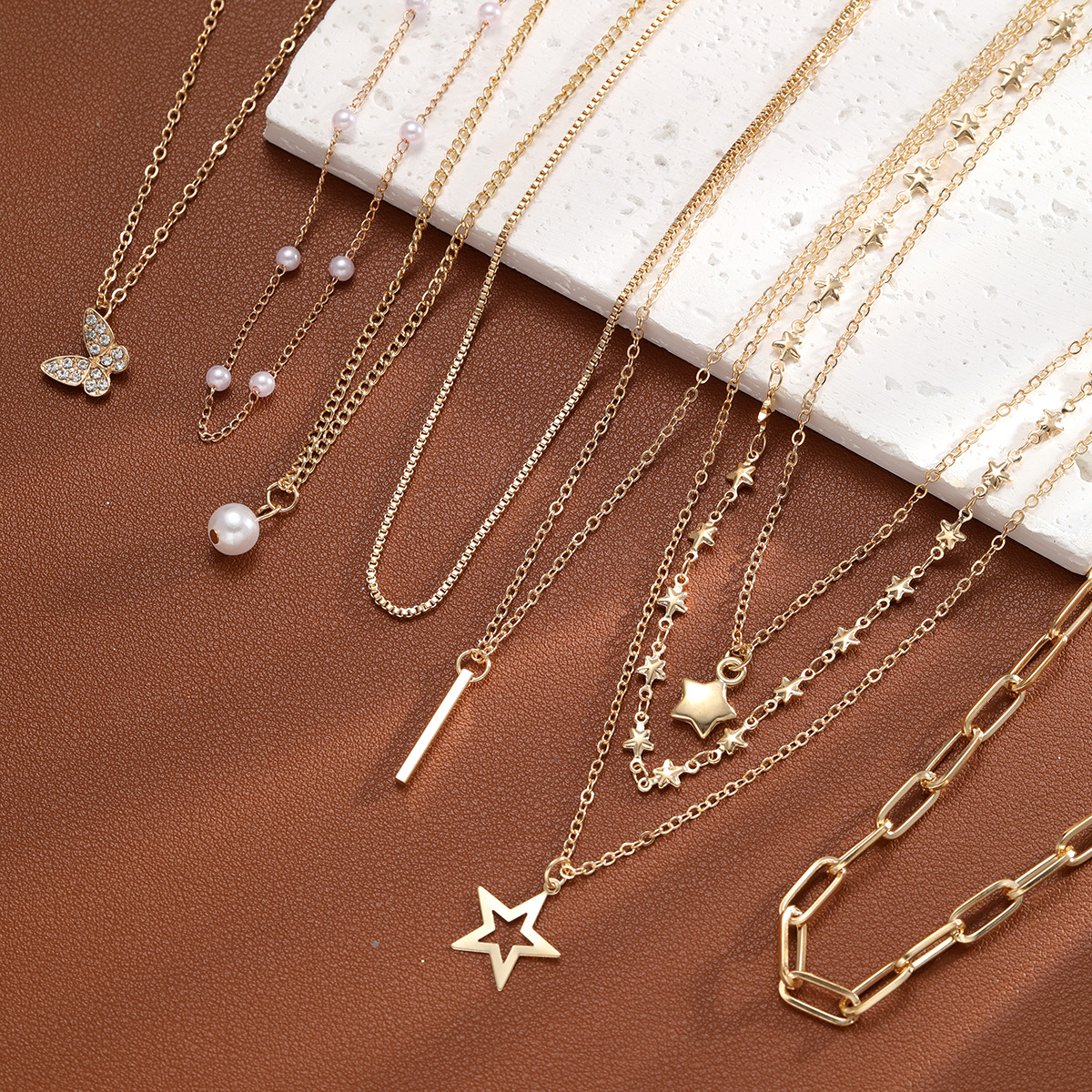 Wholesale Europe and the United States cross-border new fashion five-inted star butterfly simple necklace chain women's necklace suit Yiwu