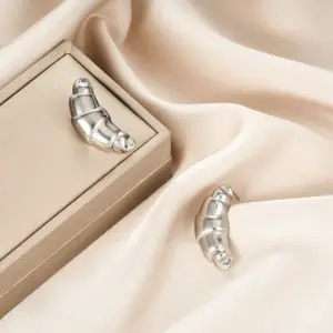 E1376-B (a Pair of Silver Ear Studs)