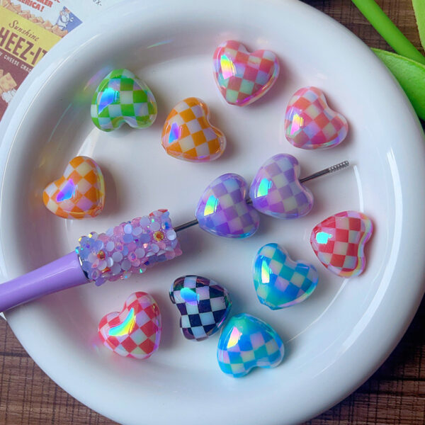 Wholesale Printed checkered heart-shaped bead