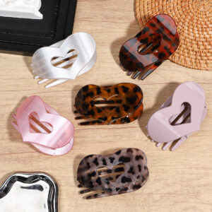 Six-piece set of love hair clips