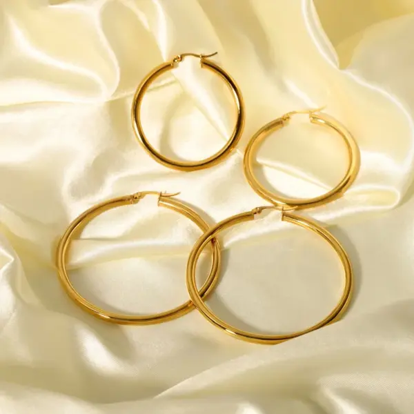 Wholesale PVD Coated Real Gold Plated 18K Gold Circle 304 Stainless Steel Casual Modern Style Waterproof Non Tarnish Hoop Earrings