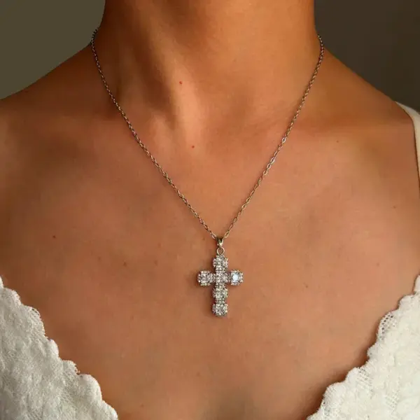 304 Stainless Steel Cross PVD Coated Zircon Real Gold Plated 18K Gold Simple Style Waterproof Non Tarnish Cross Chain Lobster Trigger Clasp Closure Gold Pendant Necklace