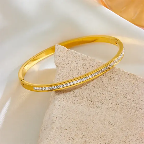 304 Stainless Steel Solid Color PVD Coated Rhinestones 18K Real Gold Plated Princess Cute Waterproof Non Tarnish Inlay Gold Bangle