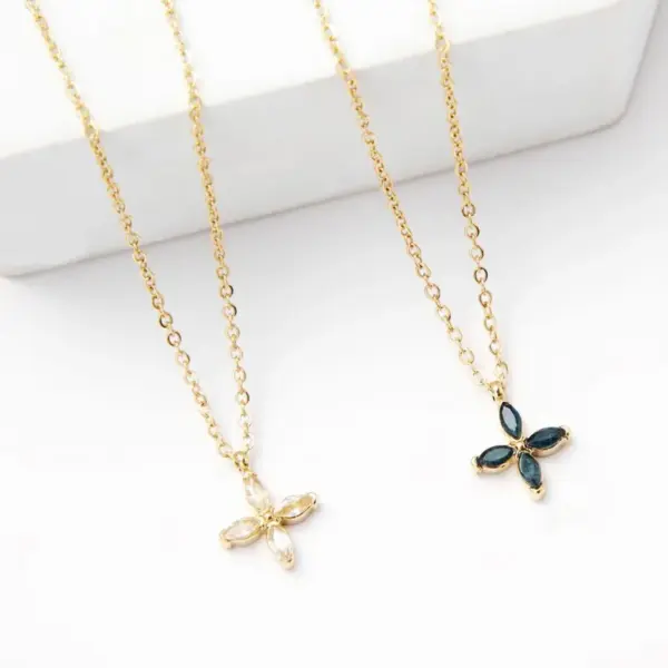 Wholesale PVD Coated 14K Gold Real Gold Plated Four Leaf Clover 304 Stainless Steel Fashion Simple Style Waterproof Non Tarnish 304 Stainless Steel Necklace