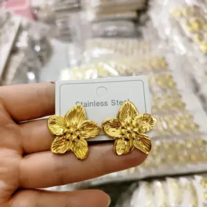 Gold Earrings099 / 18k