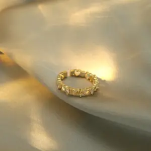 Gold Hollow Love Heart-Shaped Ring